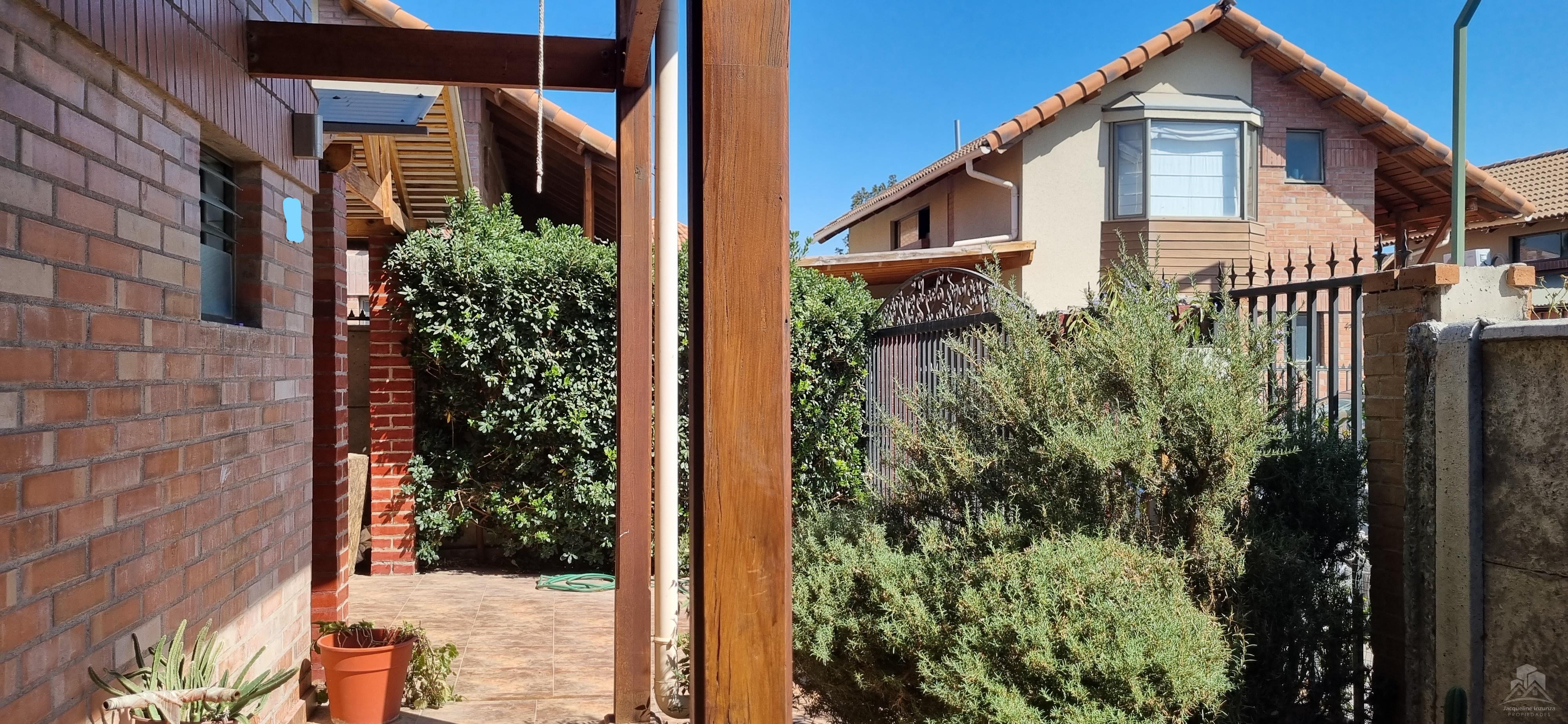 VENDE CASA EN BARRIO CENTRO NUEVO MACHALI