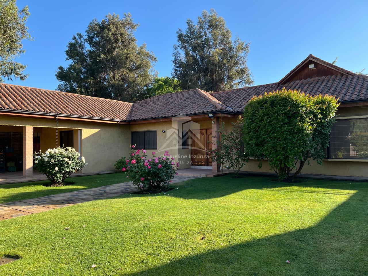 VENDE ACOGEDORA CASA EN SANTA AURORA MACHALI